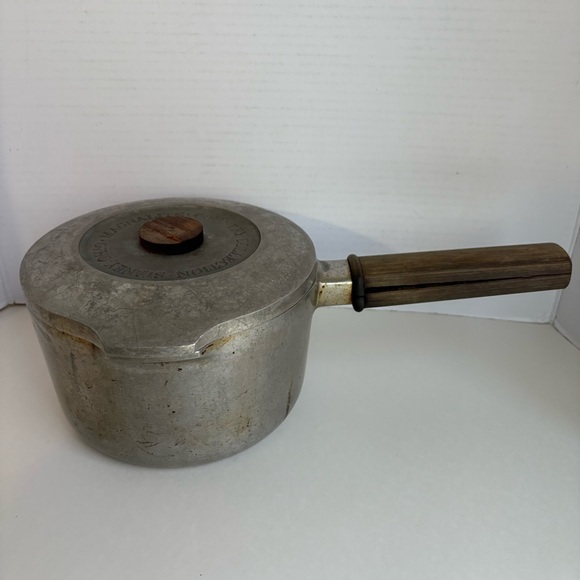 Vintage Magnalite Country Collection Sauce‎ Pan & Lid GHC 5682 2 Qt Handle Crack - Picture 1 of 13